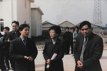 2001年2月20日，时任国度环保局副局长汪纪戎一行视察公司