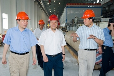 2007年5月25日，时任全国政协常委、经济委员会副主任、中国包装结合会会长石万鹏一行来公司视察