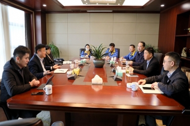 平湖市委常委、副市长戴振一行莅临亚投娱乐纸业调研领导