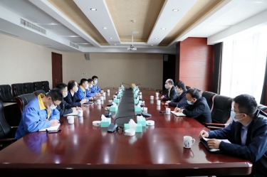 平湖市委书记仲旭东一行莅临亚投娱乐纸业调研企业疫情防控和复工复产工作
