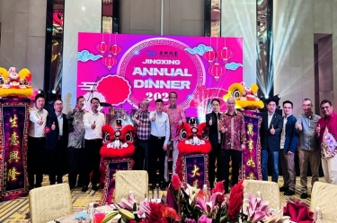 龙行千里 不忘初心 | 亚投娱乐纸业全资子公司亚投娱乐控股（马）有限公司年会盛典点燃2024！