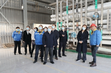2022年12月15日，时任浙江省发展鼎新委党组成员、副主任吴红梅莅临亚投娱乐纸业调研企业用能、节能工作